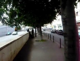 cortex le rappeur donne 100 euro a un s.d.f