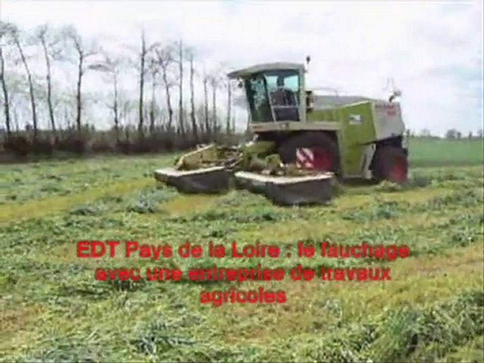 Vidéo d'un goupe de fauchage de 9 m dans une ETA