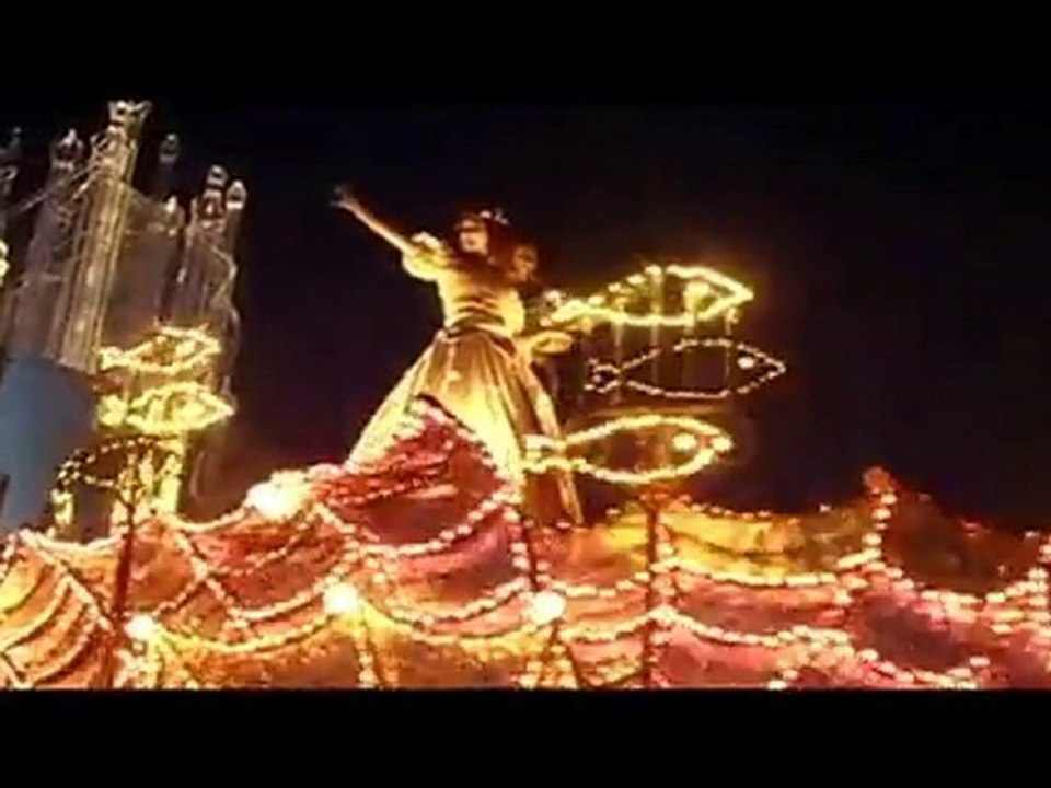 Disney's Fantillusion Parade 5 juillet 2010 Part 3.3