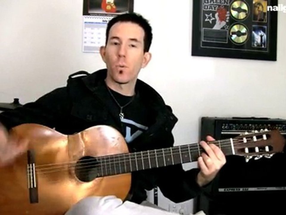 Changing Chords Fast, Smooth & Easy - Beginners Guitar ...