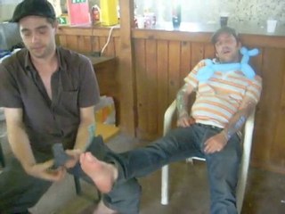 si tu dors t'es mort!!!