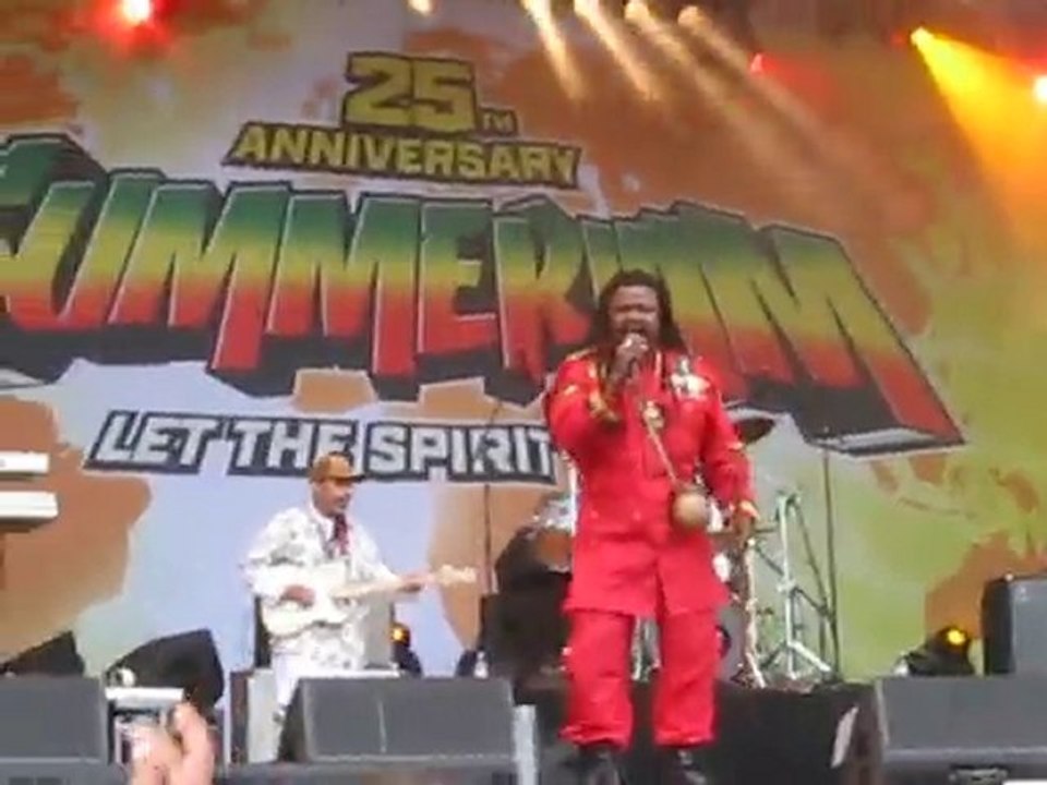 Luciano - Give Praise - LIVE!!