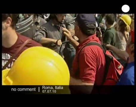 L'Aquila protesters clash with police - no comment