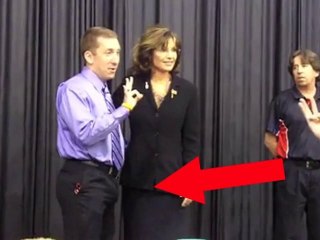 Il est très excité face à Sarah Palin