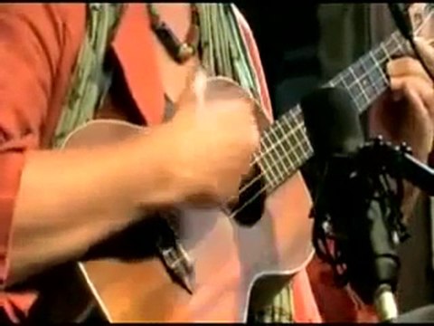 Brenna MacCrimmon yağmur yağar taş üstüne