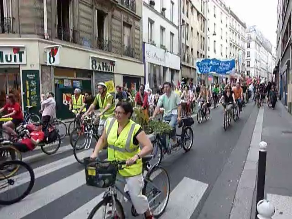 Libérez les vélos/piétons enfermés dans les voitures