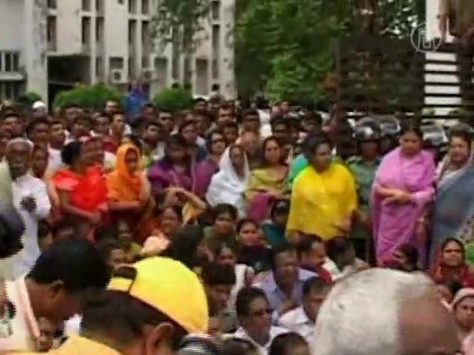 Десятки человек ранены во время акции протеста