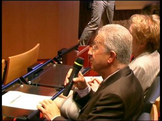 7- Faut-il régulariser les travailleurs sans papier? - Questions de la salle