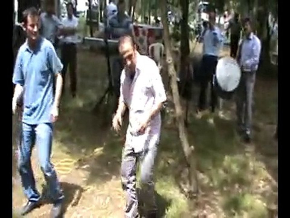 bertalılar pikniği 2010 davul-zurna ile  horon-3