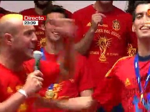 PEPE REINA SHOW FIESTA ESPAÑA CAMPEONA DEL MUNDO 12-07-2010