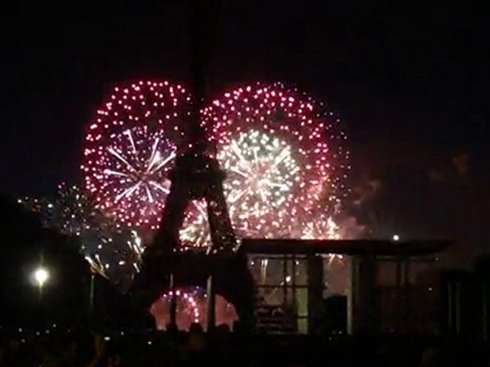 Feu d'artifice à la Tour Eiffel - 14 juillet 2010