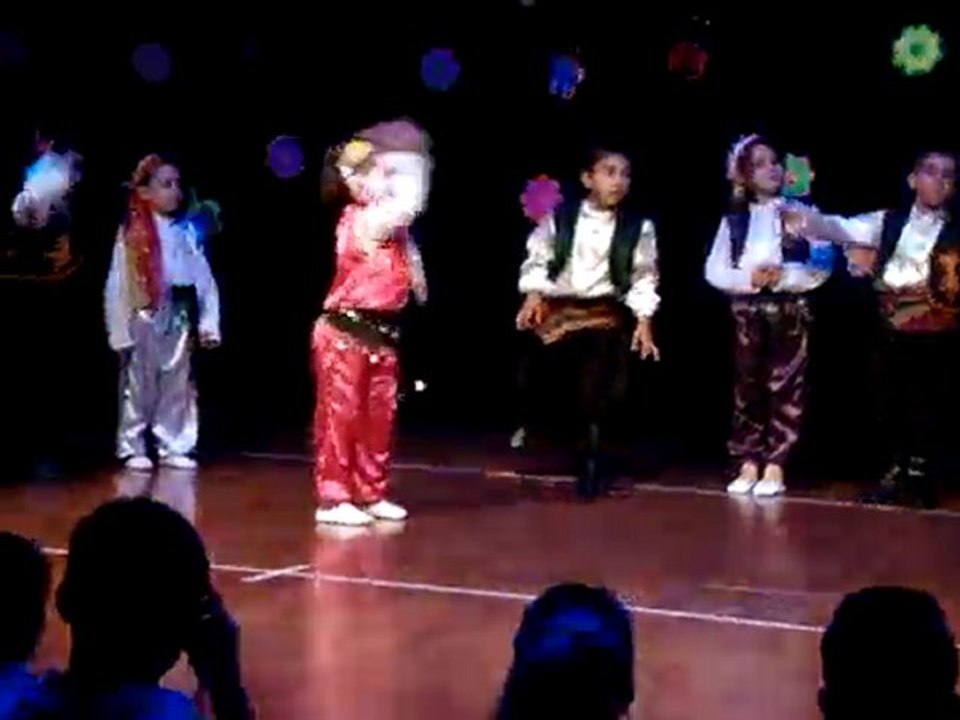 İrem Akçay Gülen Çiçekler Anaokulu 2010 Yıl sonu gösterisi