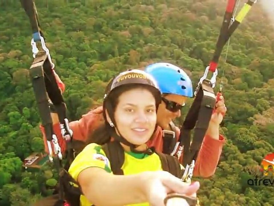(HD) Voo Duplo de Parapente no Rio :: Praia do Pepino