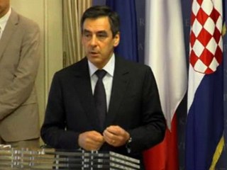Fillon répond à la presse en Croatie