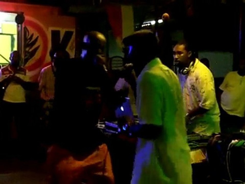 [Vin Kouté Hip Hop].Bénaja-Dlo la vi