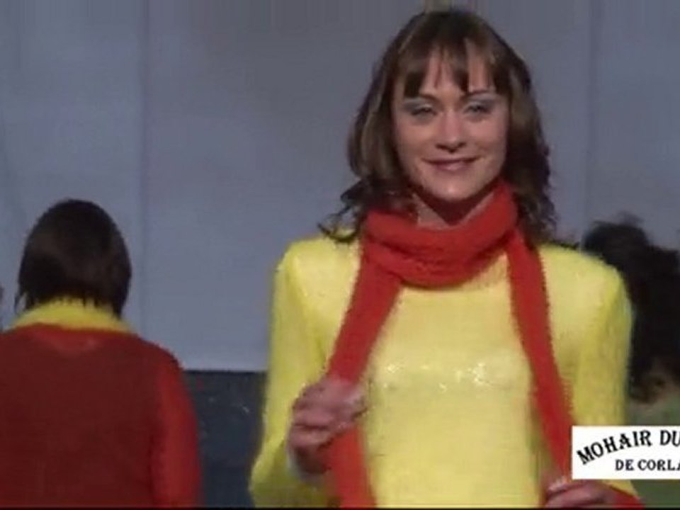 Pull maille filet porté par Cécile Bourdeau, Miss Anjou 2002