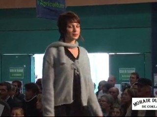 Gilet Grive en mohair et soie porté par Justine, Terralies