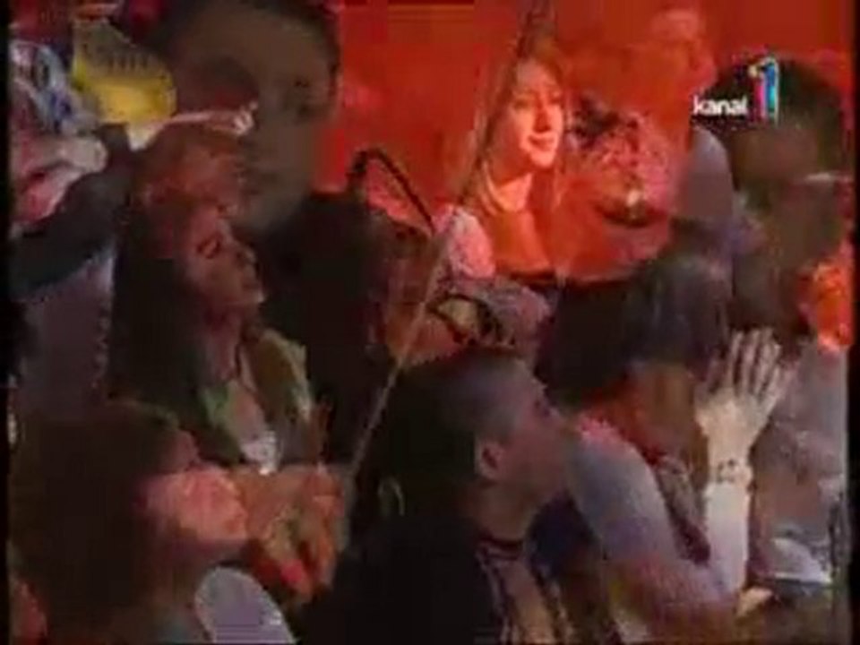 VOLKAN KONAK - ŞİMDİ UZAKLARDASIN