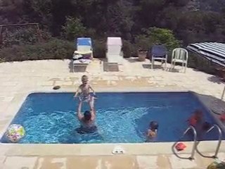 sauter dans les bras de tata Pierre