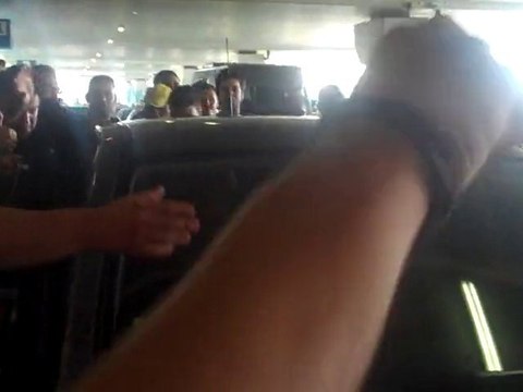 Ο Ντιοπ αποθεώνεται από τους οπαδούς της ΑΕΚ