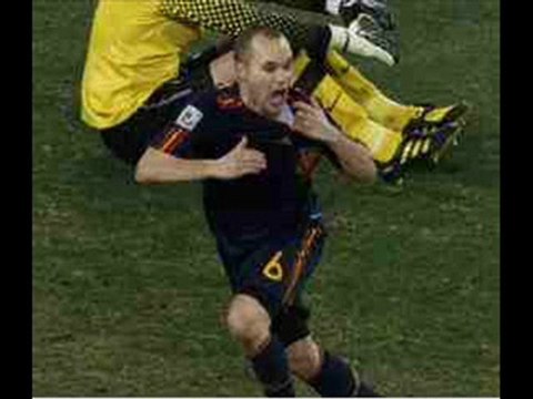 Netherlands 0-1 Spain Iniesta scored, Heitinga red-card