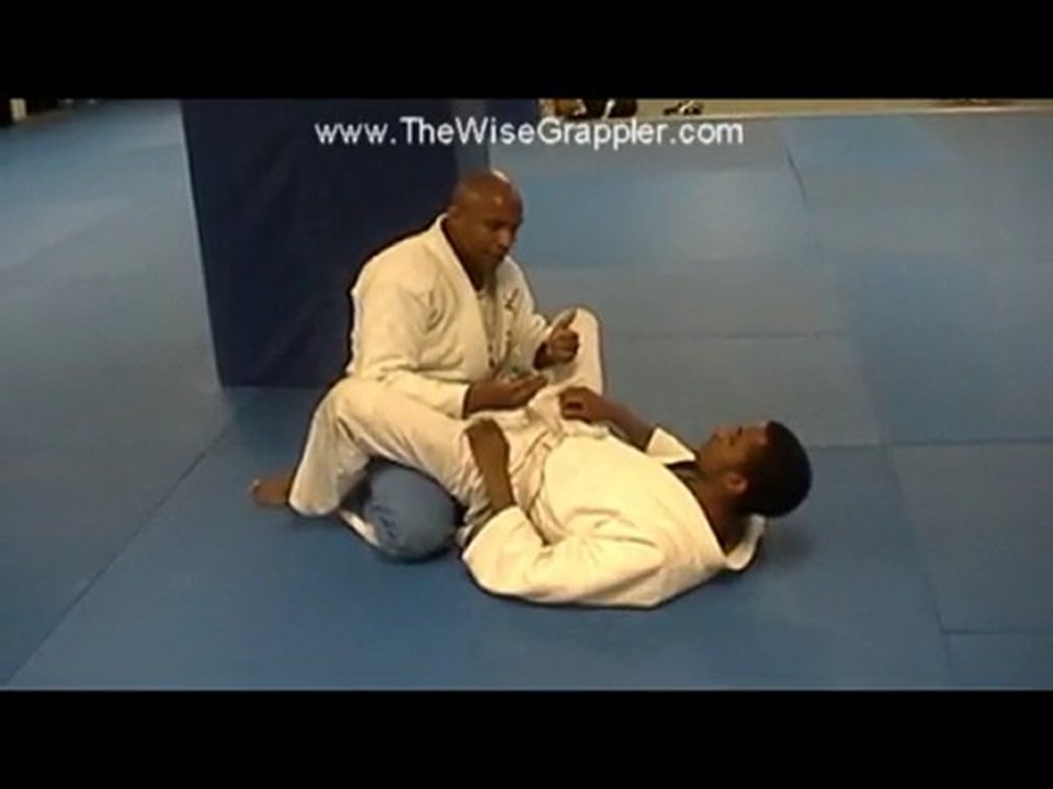 Brazilian Jiu Jitsu - 6 BJJ Closed Guard Defense Tips ...