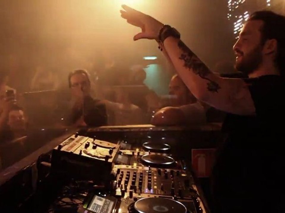 A Live With Steve Angello