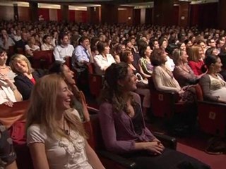 Teresa Mannino “Huggies Mamma che ridere”:La casa invasa!