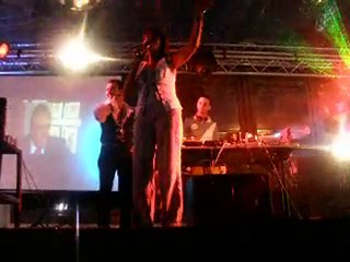 Linda De Suza à Forges les Eaux (video Gerard Banchereau)