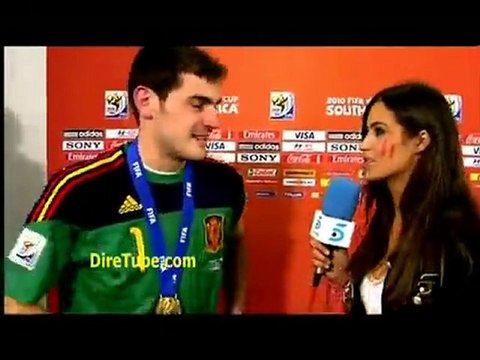Iker Casillas besa a Sara Carbonero en VIVO.