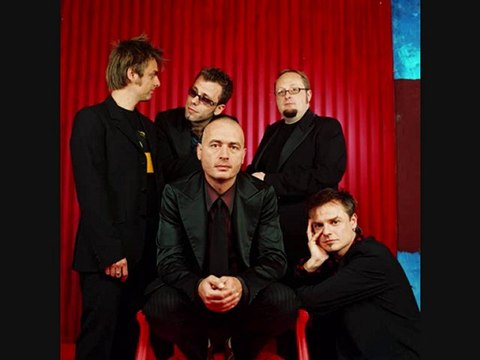 mes souliers sont rouges grand cote