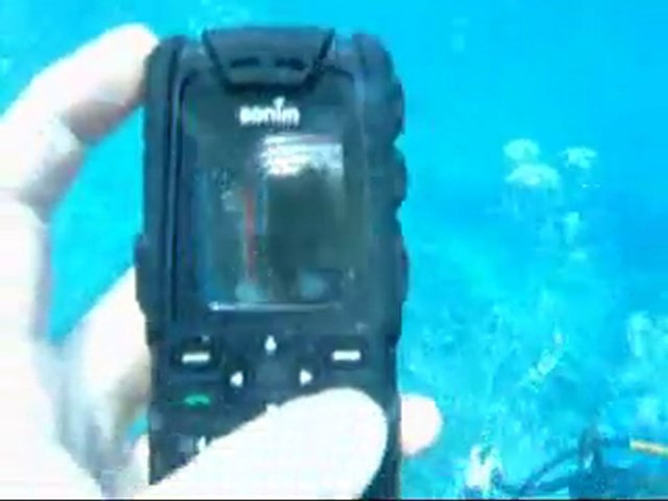 Sonim cep telefonu Su Testi (3 metre)