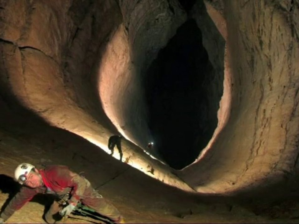 DIE HIRLATZHÖHLE - MOMENTE DES STAUNENS