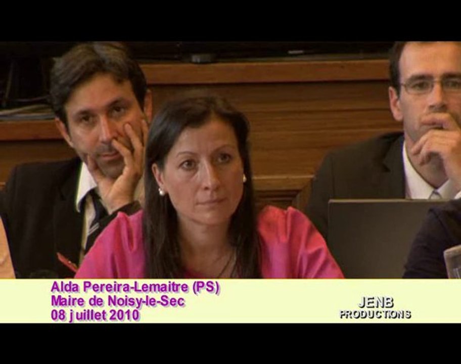 Maire socialiste Noisy-le-Sec clashée par les Verts et le PC