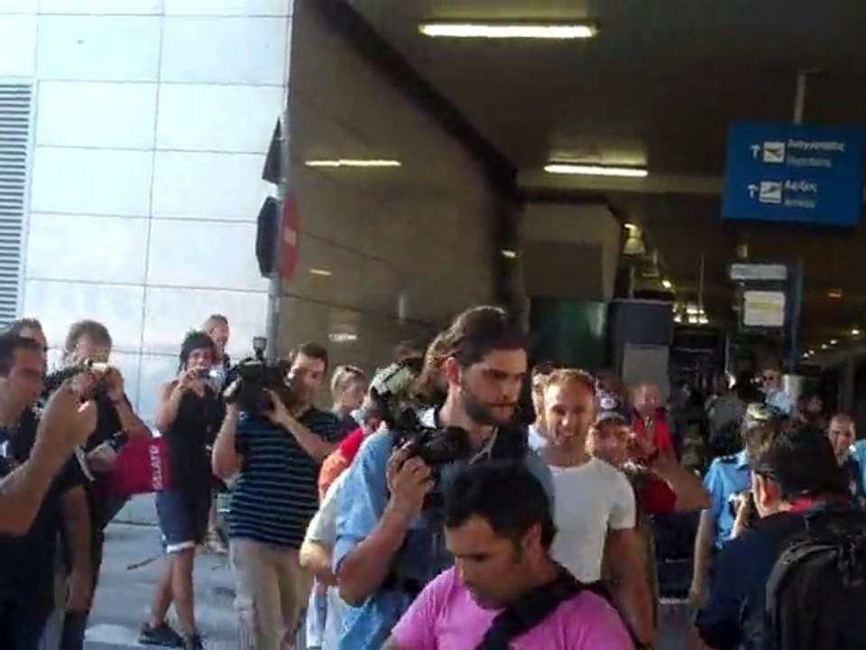 RedPlanet.gr - Άφιξη Ντένις Ρόμενταλ (part 2)
