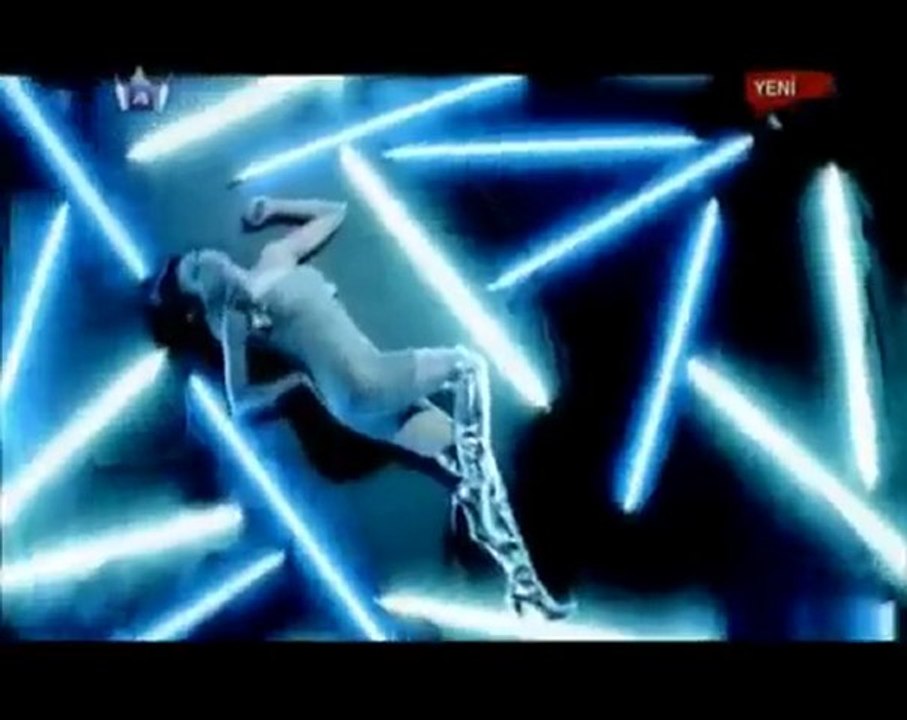 Nilay Dorsa - Ask Plaji (2010) by Aluxton