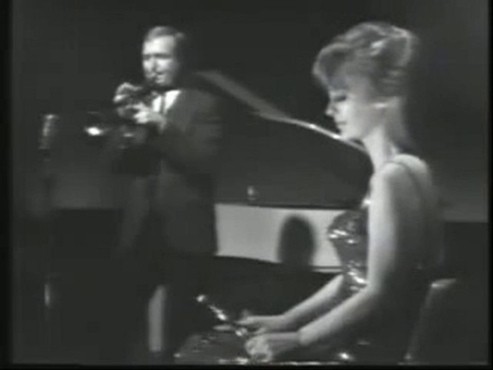 Julie London - Youd Be So Nice To Come Home To