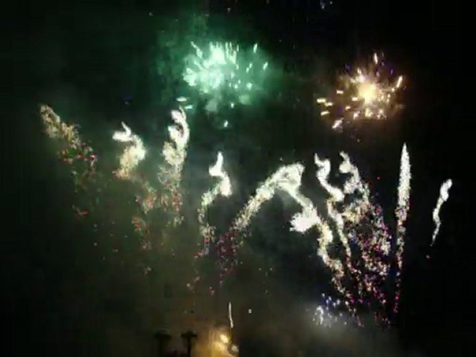 Feu D'artifice 2010 à Arbent (01) Part 8 Bouquet Final