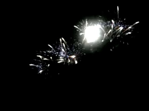 feu d'artifice du 13 juillet 2010 a 23heure a val de reuil