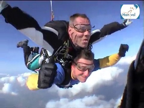 Baptême parachutisme Benjamin ( hanvol-asso.org/)