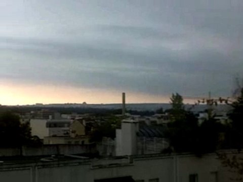 Début défilé aérien 14 juillet 2010 au dessus de Paris