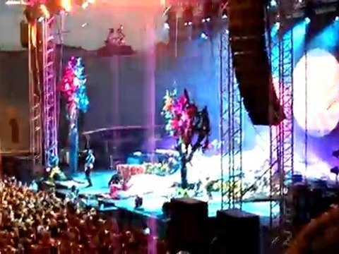 Mika Bayonne Big girls you are beautiful