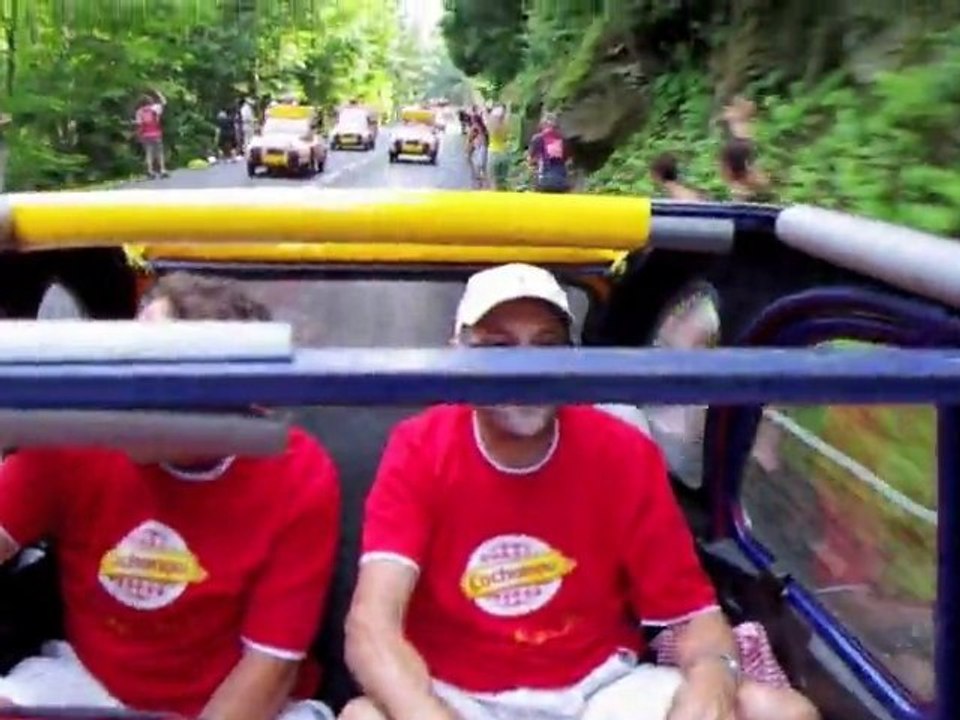 Caméra embarquée dans la 2CV Limousine - Le Tour 2010