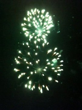 feu artifice du 14 juillet 2010 a villeneuve le roi parti 1