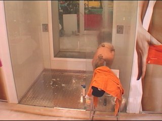 Caroline et la guerre des poils