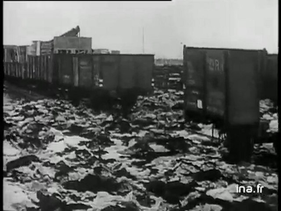 27 janvier 1945  Les troupes soviétiques libèrent le camp d'Auschwitz-Birkenau (Oswiecim)