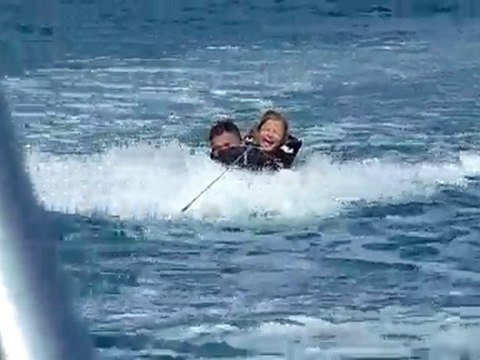 20100702 Clara et papa wakeboard 2 Corse