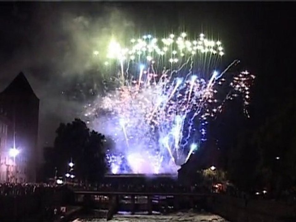 Feux d'artifice sur les ponts couverts à Strasbourg