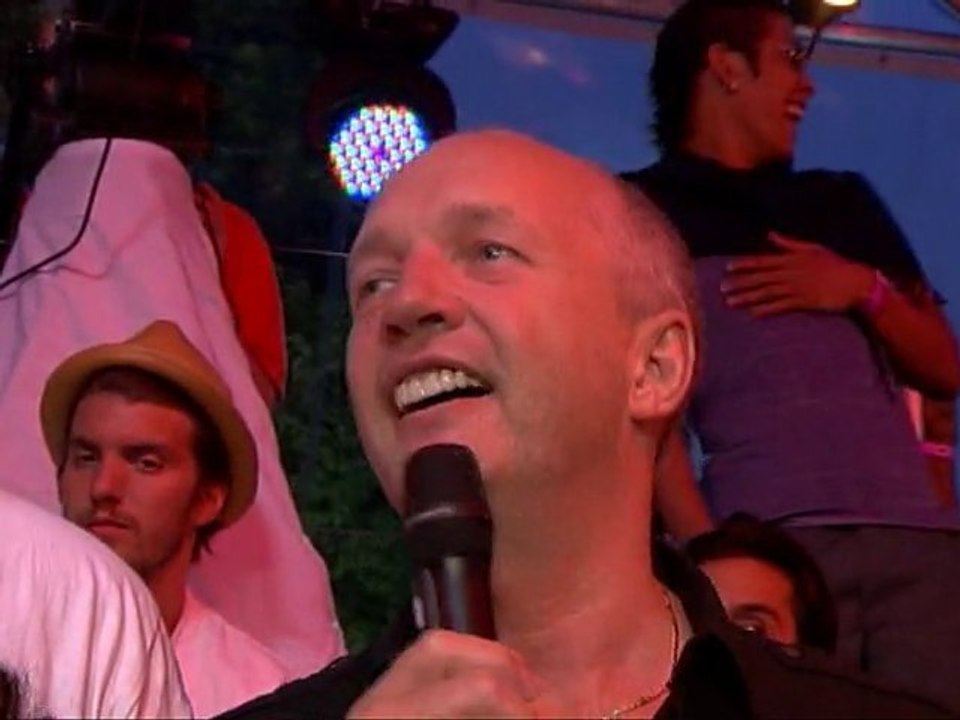 JC très ému par son dilemme