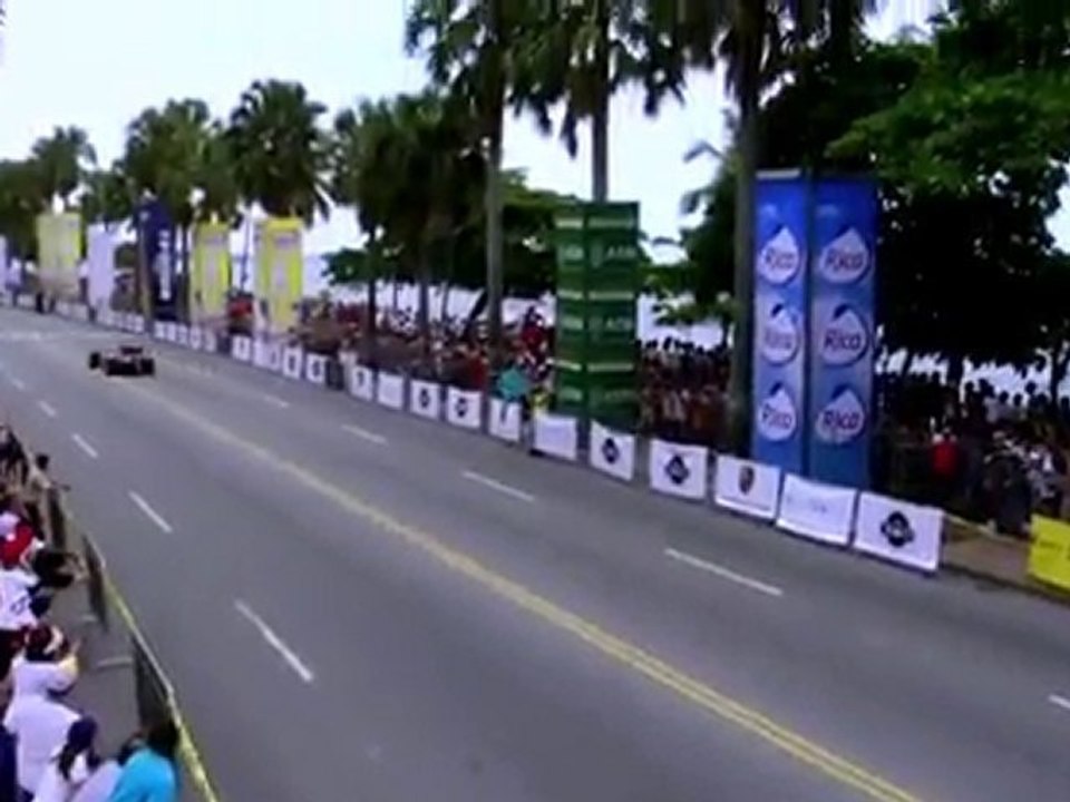 [www.f1talks.pl] Red Bull showcar in Dominican Republic [4]